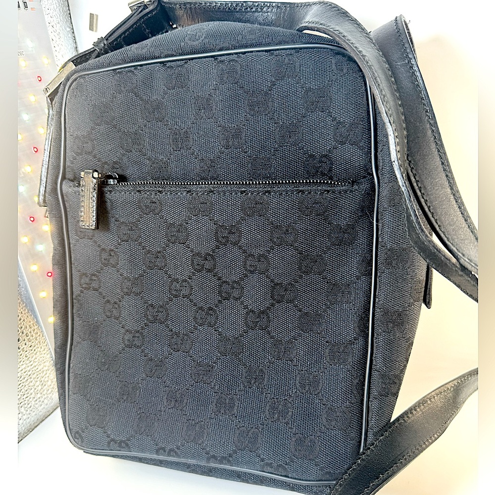 Gucci Monogram Messenger Crossbody Bag Vintage Early 2000s Rare Gucci GG EUC - Picture 2 of 16